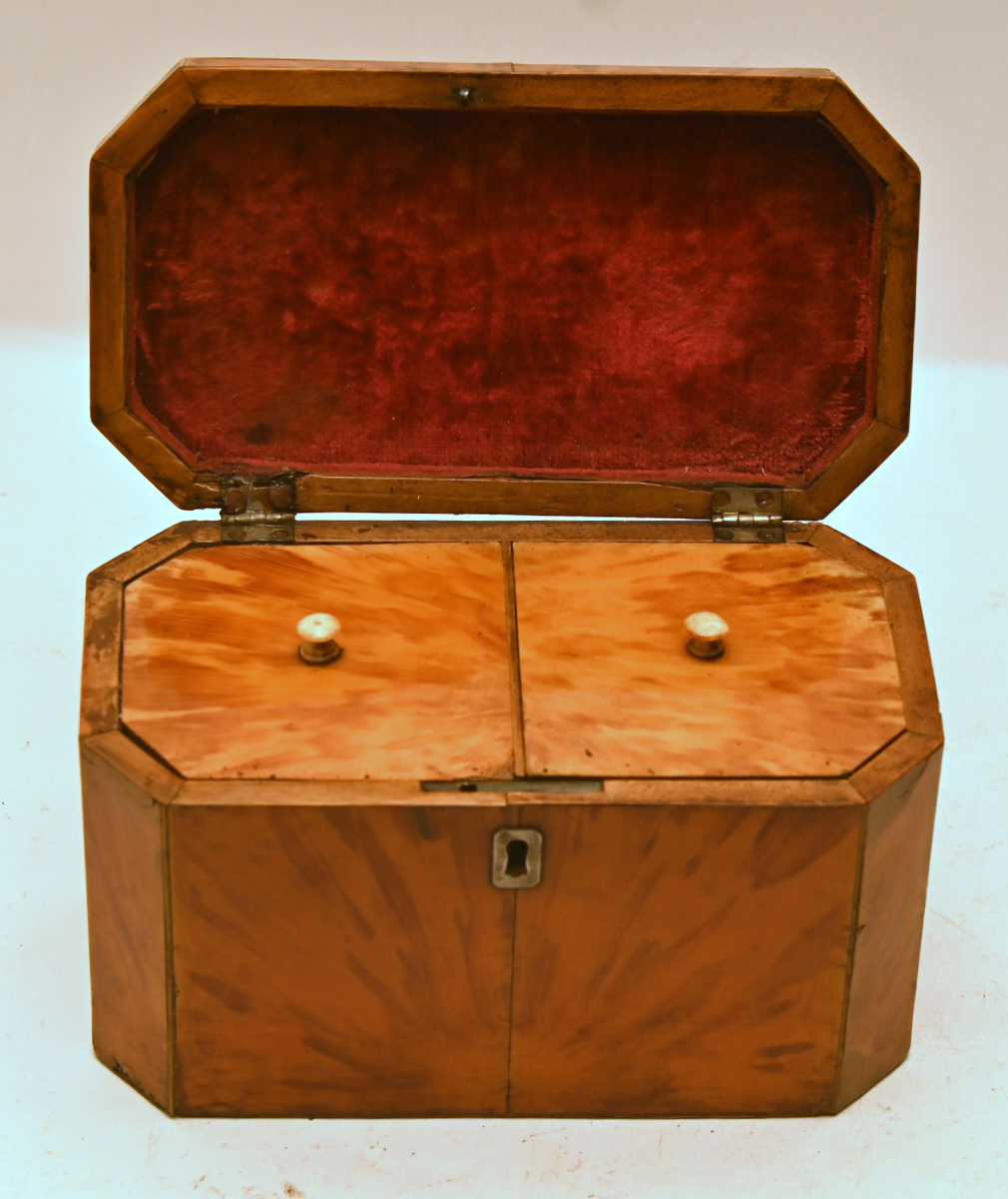 New Page 1 [www.peterweddeantiques.co.nz]